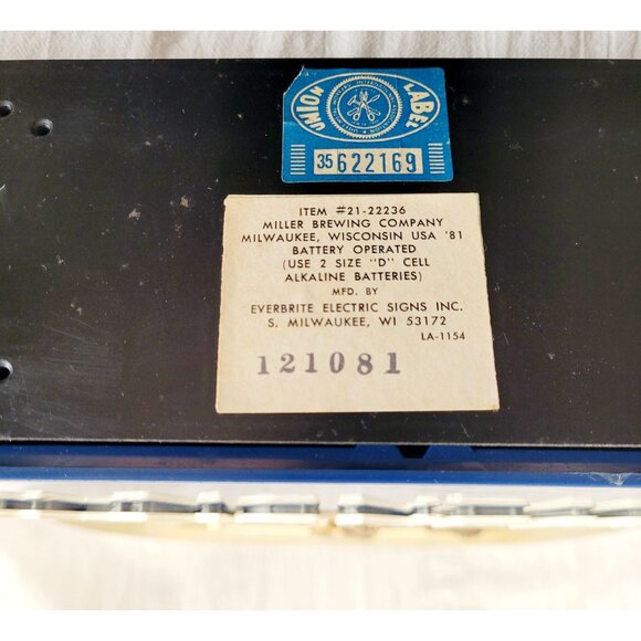 Vintage Lowenbrau 3D lighted Beer Sign WORKS GREAT READ!! Minor Cosmetic Issues - Picture 5 of 11